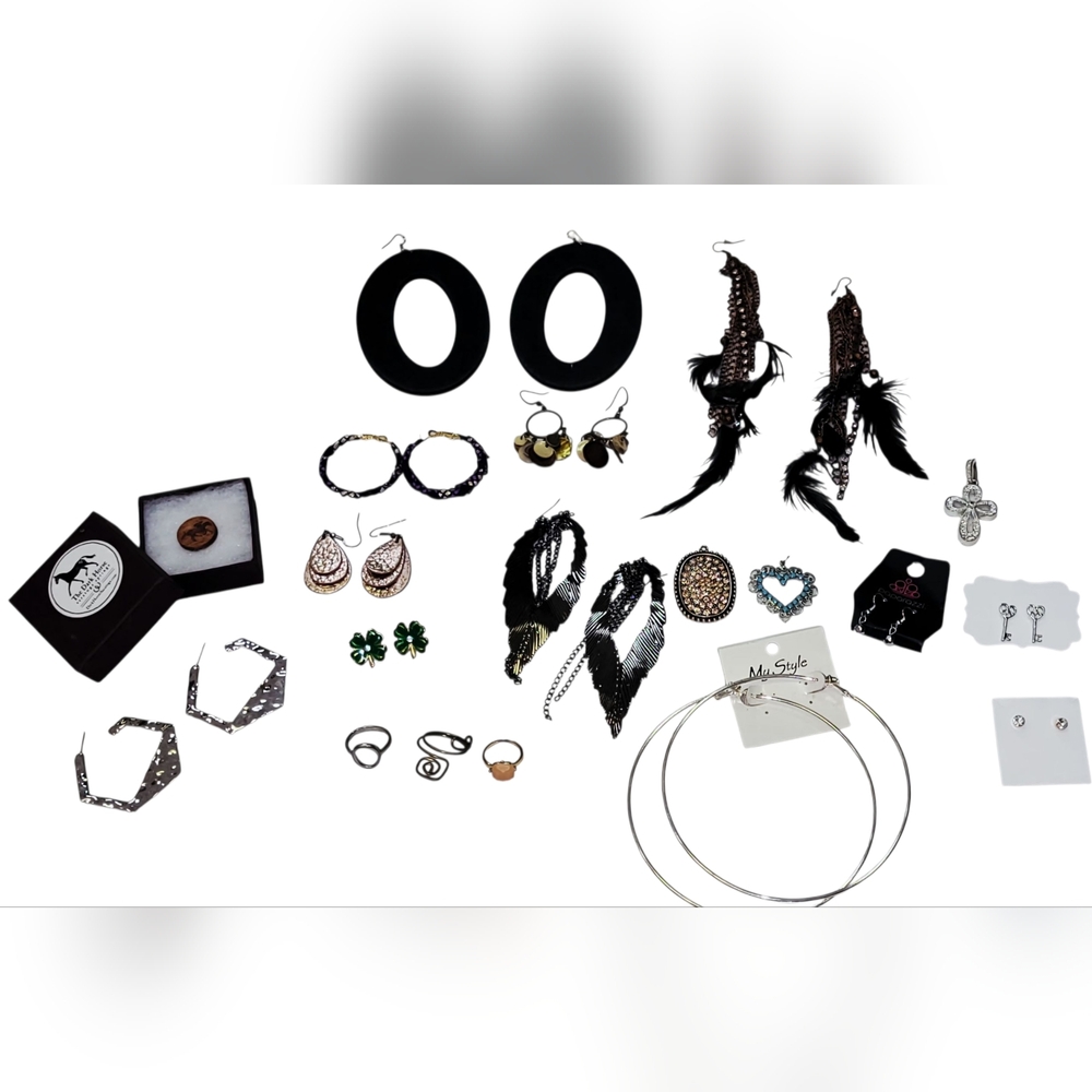 Assorted Costume JEWELRY Lot ♥︎ 400+ pieces ♥︎ A Little Bit Of Everything